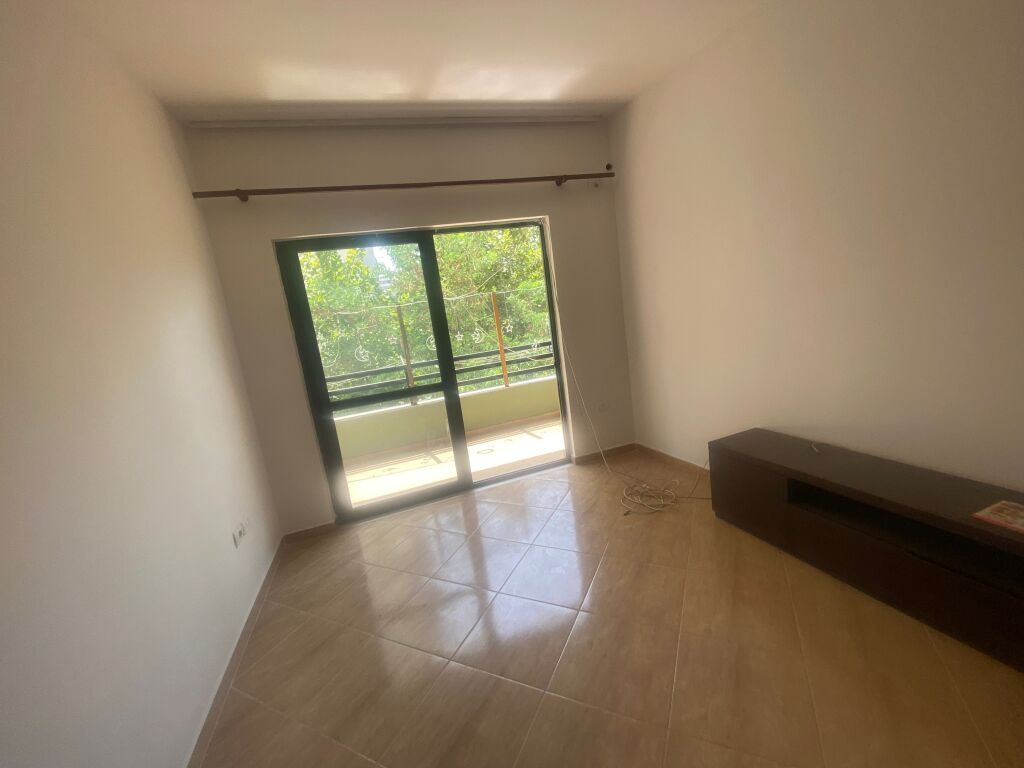 Apartament 2+1+2 Bosh Ne Astir !