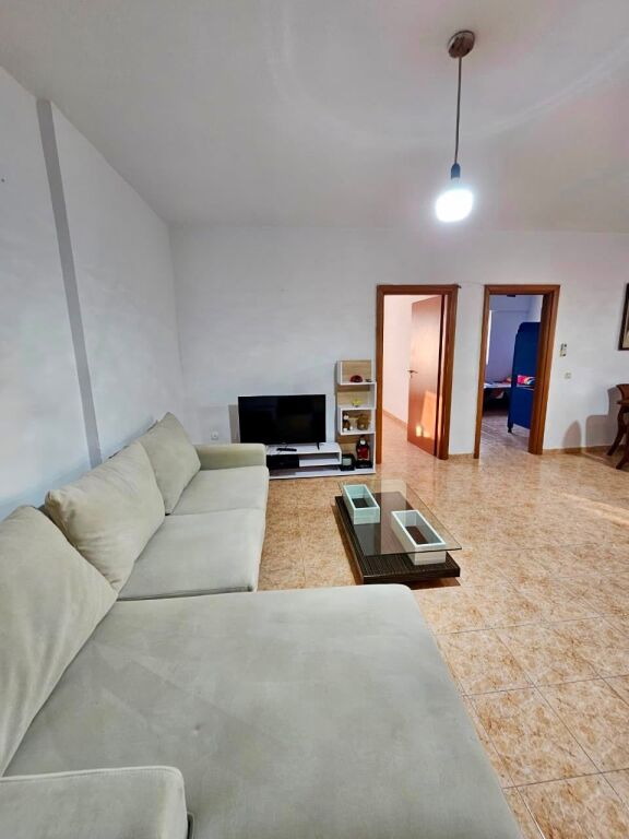 📣 QERA Apartament 2+1 📍 Pallatet Hawai, Laprake 🛣️ Rruga “Dritan Hoxha” ✨