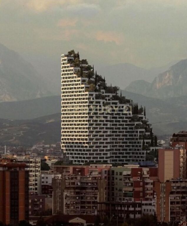 Shitet apartament 2+1+2