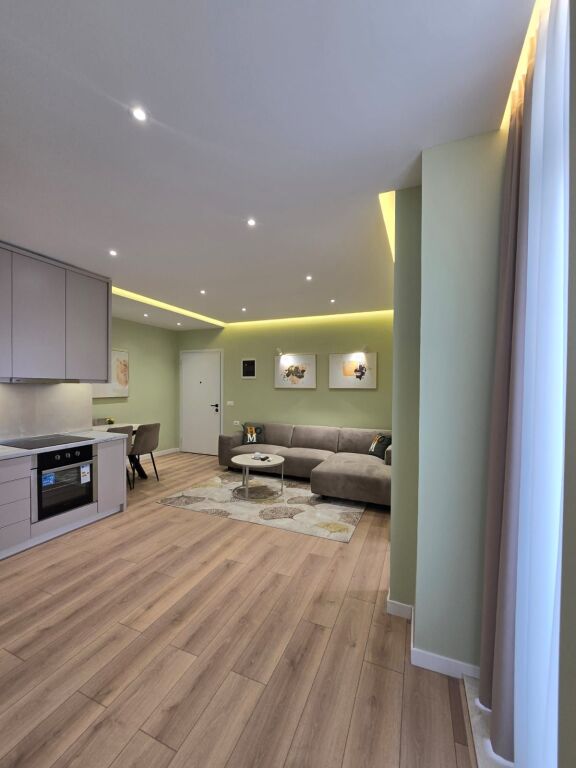 🏡 Shitet Apartament 2+1 – Rruga Myslym Shyri