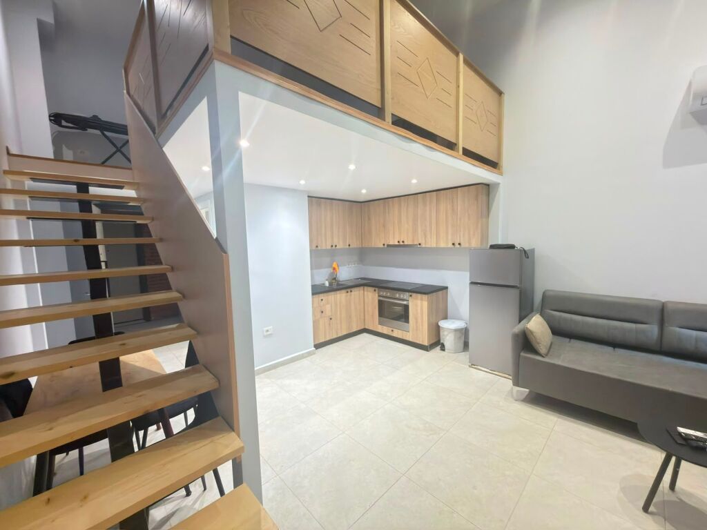 Appartamento duplex in affitto a Golden Park
