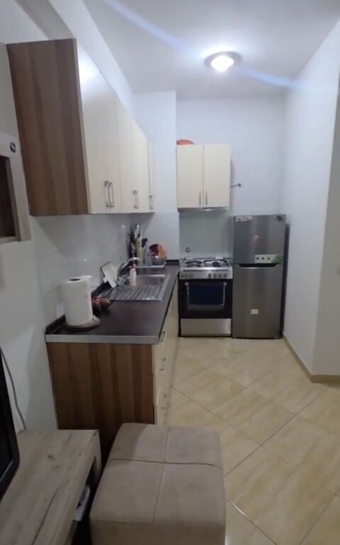 Affittasi 1+1 Astir 400 mila lek