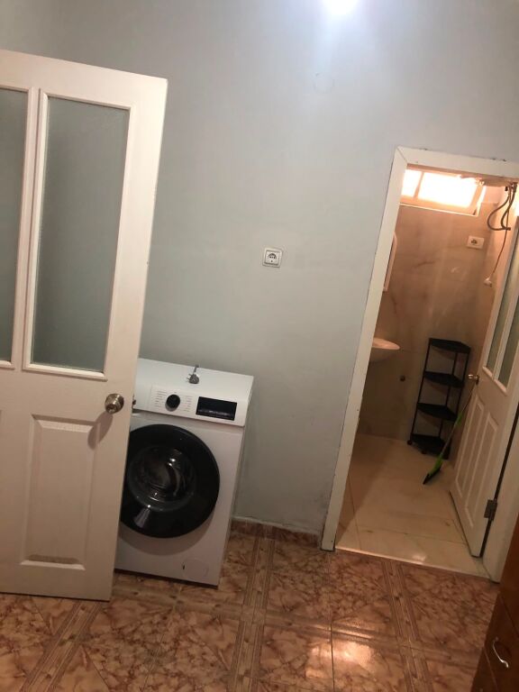 APARTAMENT 1+1. 35000 LEKE.PALLATI I SPORTIT