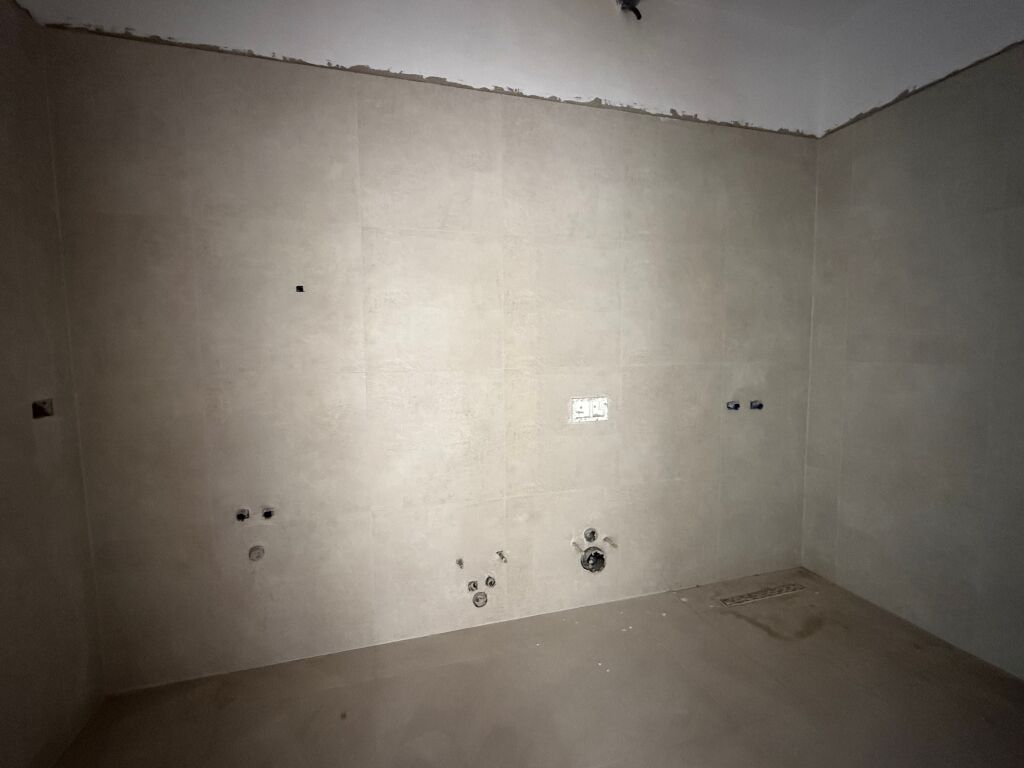Shitet apartament 1+1 tek Arlis Square 21
