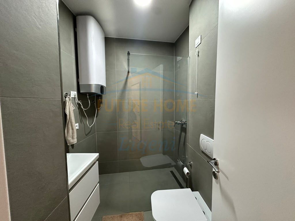 Affitto, Appartamento 2+1+posto auto, Lago, Vista Lago, Tirana 1800 €