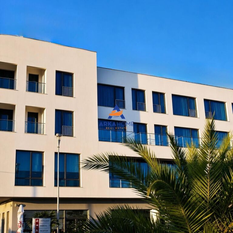 JEPET ME QIRA HOTEL 1050M2 "THUMANE" 180000 EURO