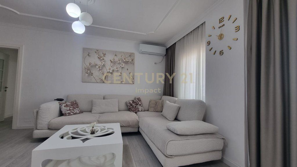 Apartament 2+1 Për Shitje prane shkolles Vasil Shanto, Tiranë!