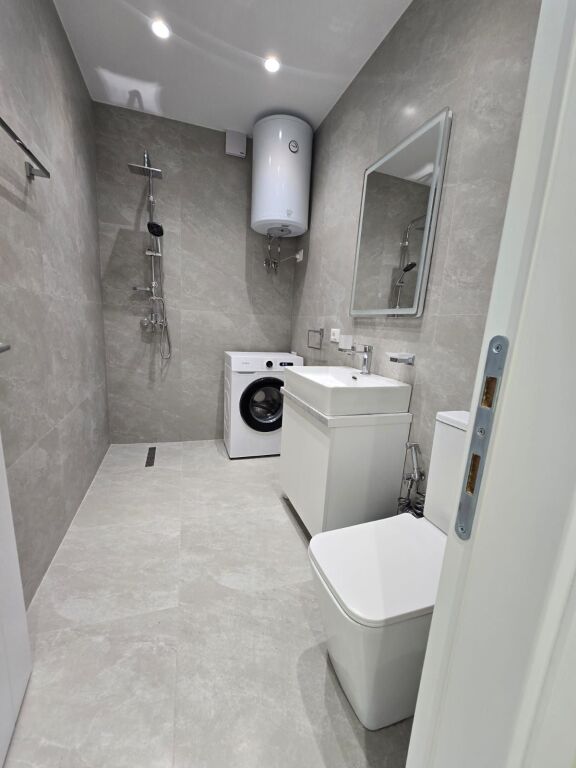 🏡 Shitet Apartament 2+1 – Rruga Myslym Shyri