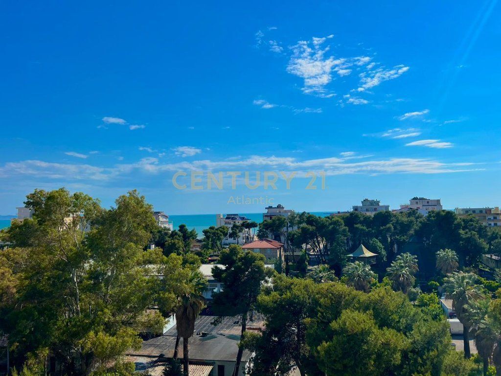 APARTAMENT LUXURY PER QERA NE PLAZH ILIRIA DURRES 2+1+2T+ VERANDE DHE GARAZHD , 200M2 !