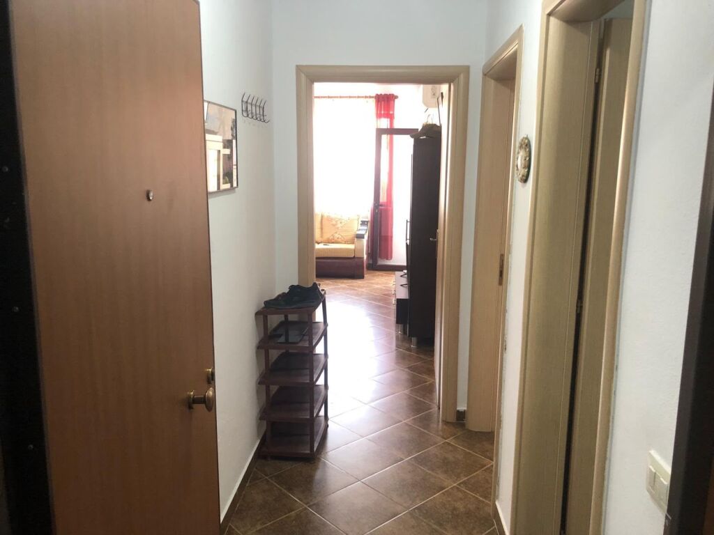 🏡 Appartamento 1+1 in affitto  📍 Fresk, vicino a Spar 2   🏢 Piano: 1 (residenziale)  🛗 Con ascensore  📐 Superficie: 62 m2  💰Prezzo: 35.000 Lek/mese  ❗️trattabile