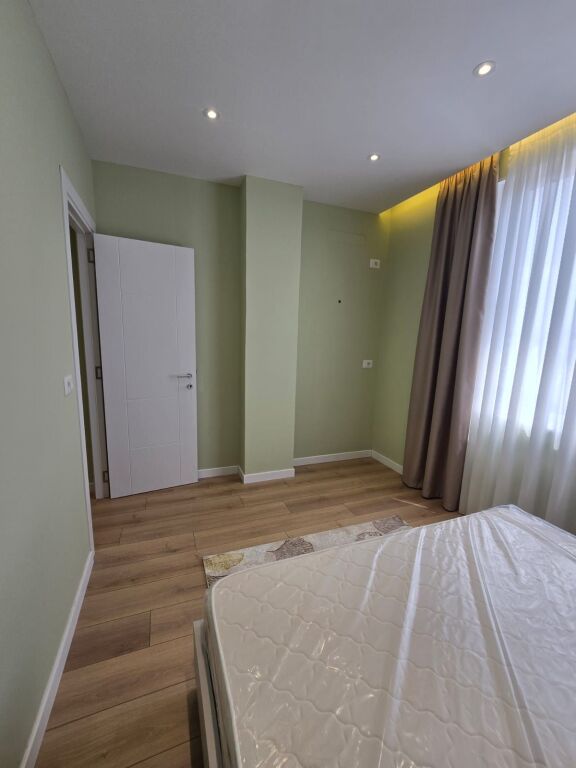 🏡 Shitet Apartament 2+1 – Rruga Myslym Shyri