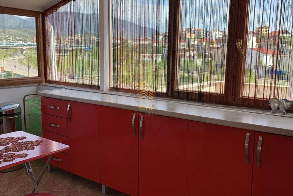 Qira, Apartament, 2+1+ Verande, Rrethrrotullimi i Ali Demit, 38.000 Leke/muaj