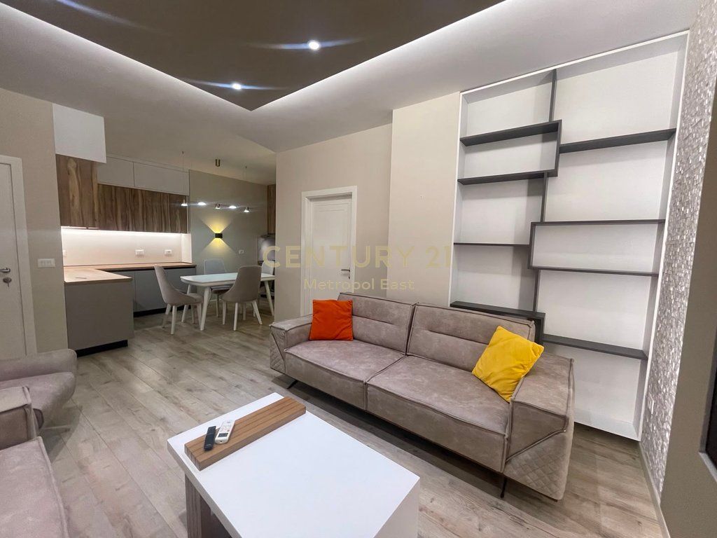 JEPET ME QIRA APARTAMENT 2+1+2 NE ZONEN E VASIL SHANTOS