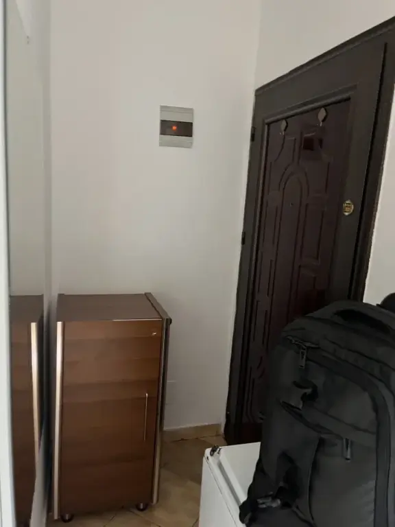 Jepet me qira 1+1 RRUGA BARDHYL 400 MIJE LEKE
