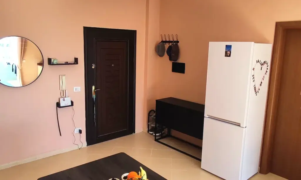VENDESI APPARTAMENTO 2+1 CON VISTA MARE SPIAGGIA DURRES