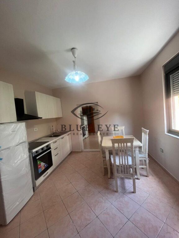 Jepet me qira apartament 1+1 në qendër të Durrësit – Pranë Muzeut të Dëshmorëve