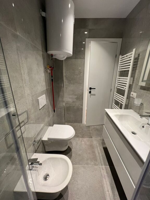Jepet me qera apartament 2+1 te Ish Fusha Aviacionit