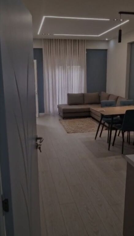 Apartment 1+1 for Rent – Konuda Alfa Building, near ESP Oil & the former Train Station  📍 Inside the Ring  ▪️ Area: 65 m² ▪️ Typology: 1+1 ▪️ Completely new furniture ▪️ Price: 65,000 lek/month
