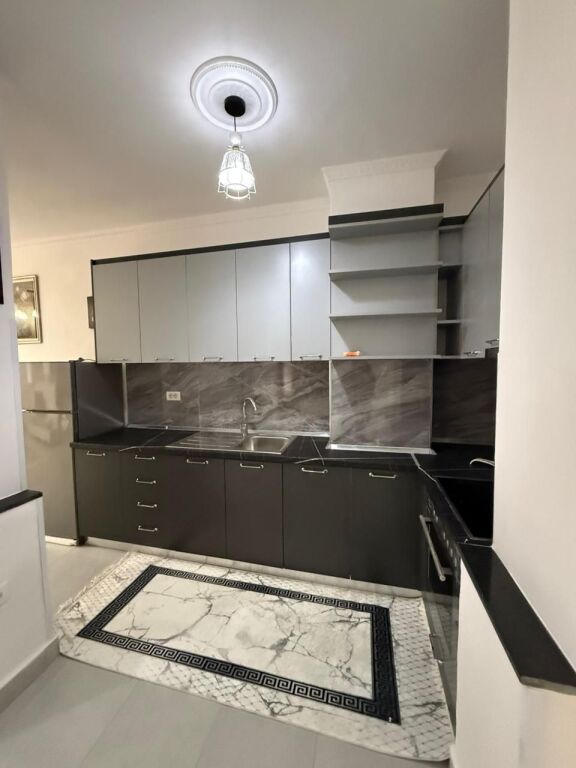 Rent | Apartament 2 + 1+2 | Rruga 5 Maji | 550 €/month