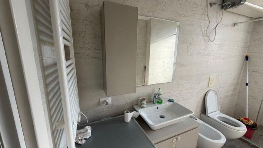 Apartamenti 2+1 me qira , Liqeni Thate