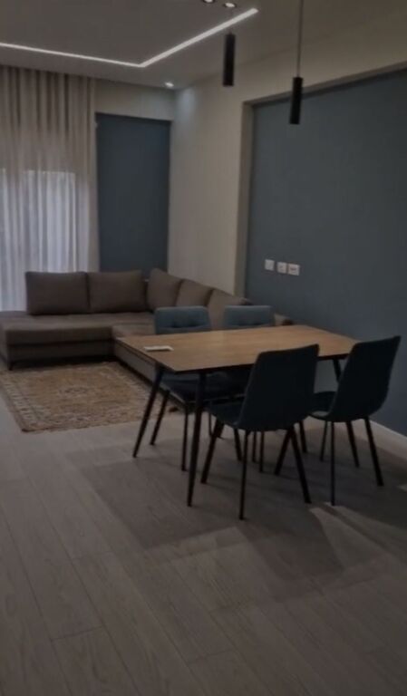 Apartment 1+1 for Rent – Konuda Alfa Building, near ESP Oil & the former Train Station  📍 Inside the Ring  ▪️ Area: 65 m² ▪️ Typology: 1+1 ▪️ Completely new furniture ▪️ Price: 65,000 lek/month