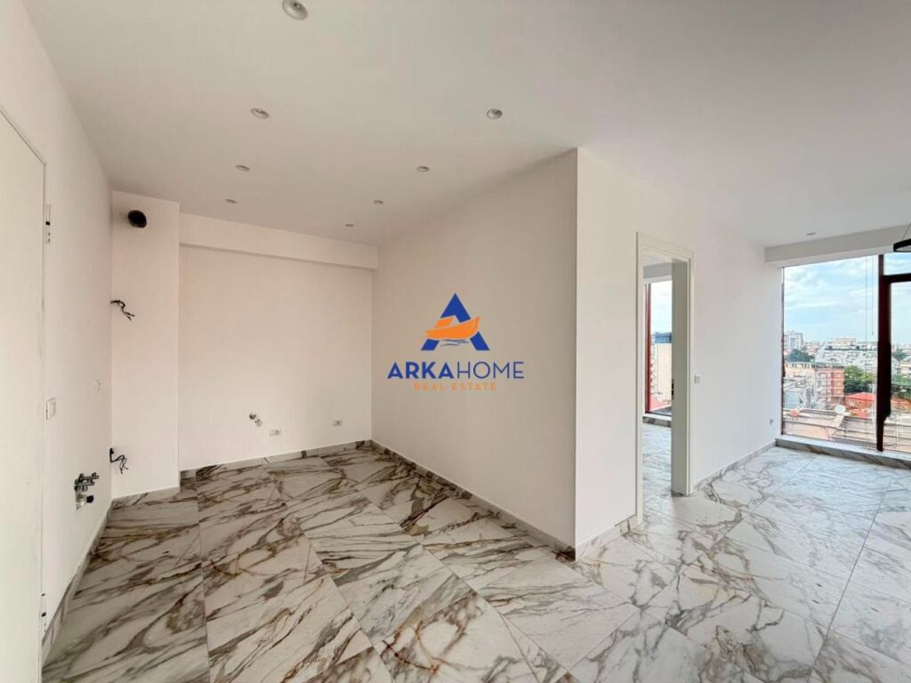 APPARTAMENTO IN AFFITTO 1+1+BALCONE "RRUGA E KAVAJES, GALERIA ROMA" 1200 EURO