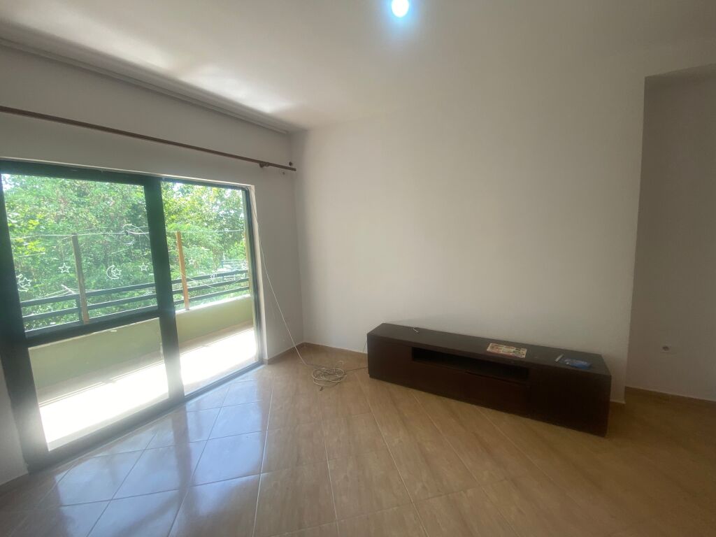 Apartament 2+1+2 Bosh Ne Astir !