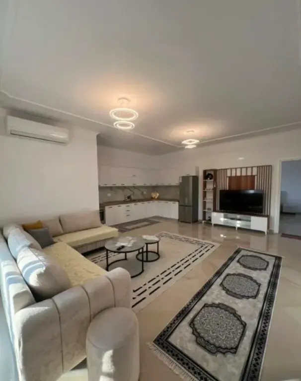 Affitto | Apartament 2 + 1 | Zona e Senatoriumit | 500 €/mese