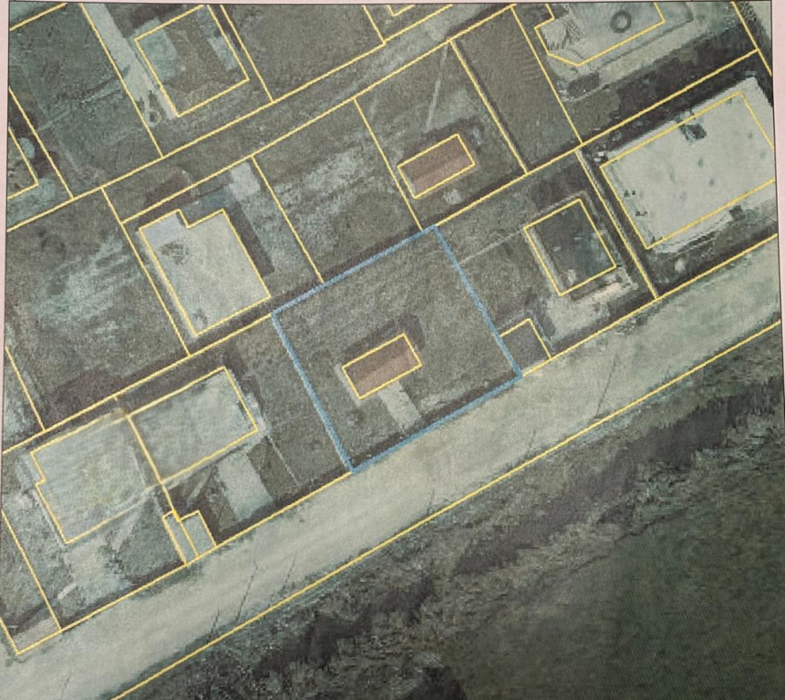 WE SELL 600 M2 LAND + BUILDING IN SHKOZET.​