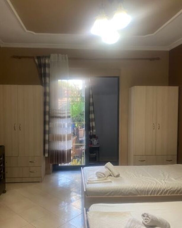 Jepet apartament 1+1 me qira tek Rruga e Dibres , Rruga Jorgji Jorgoni , Selvia , Gjimnazi Partizani , Rruga Bardhyl .