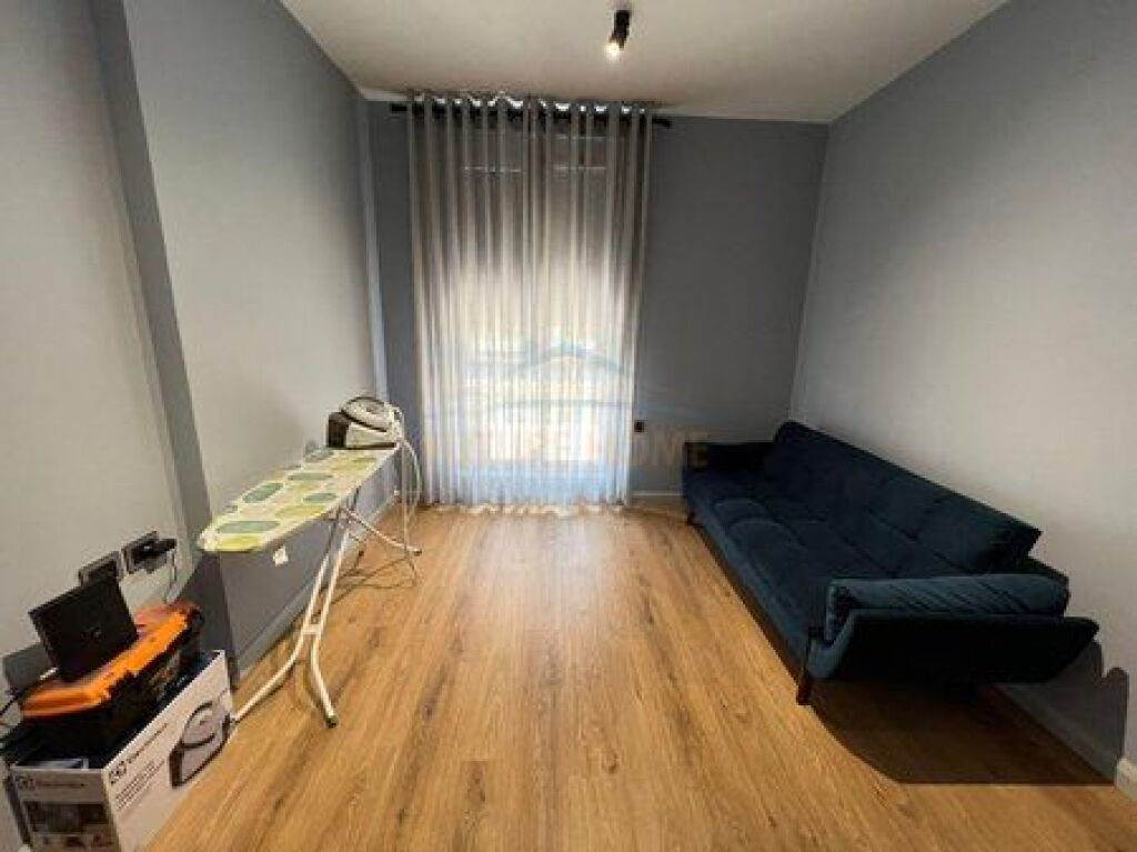 Shitet, Apartament 2+1+2, Liqeni i Thate, Tirane