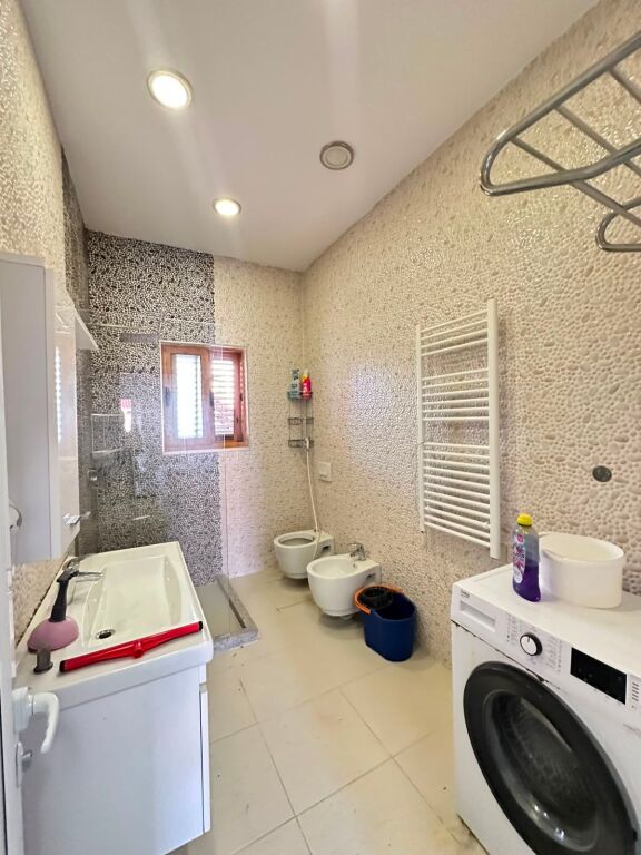Villa in Affitto 2+1+Veranda+Posto Auto presso Siri Kodra