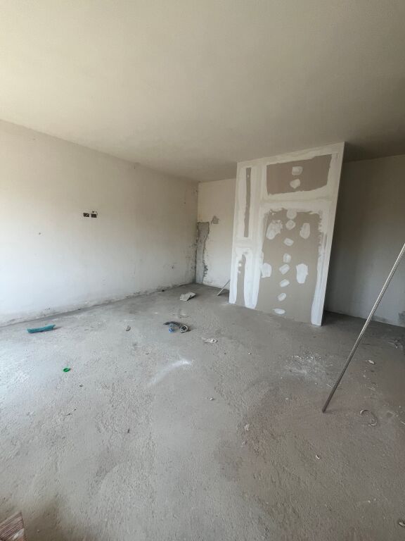 Appartamento Duplex in Vendita – Vicino al Ristorante Fresku, Tirana