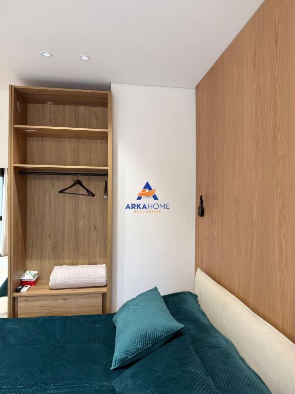 SI AFFITTANO 2 APPARTAMENTI "9 PIANI, CENTRO" 1300 EURO