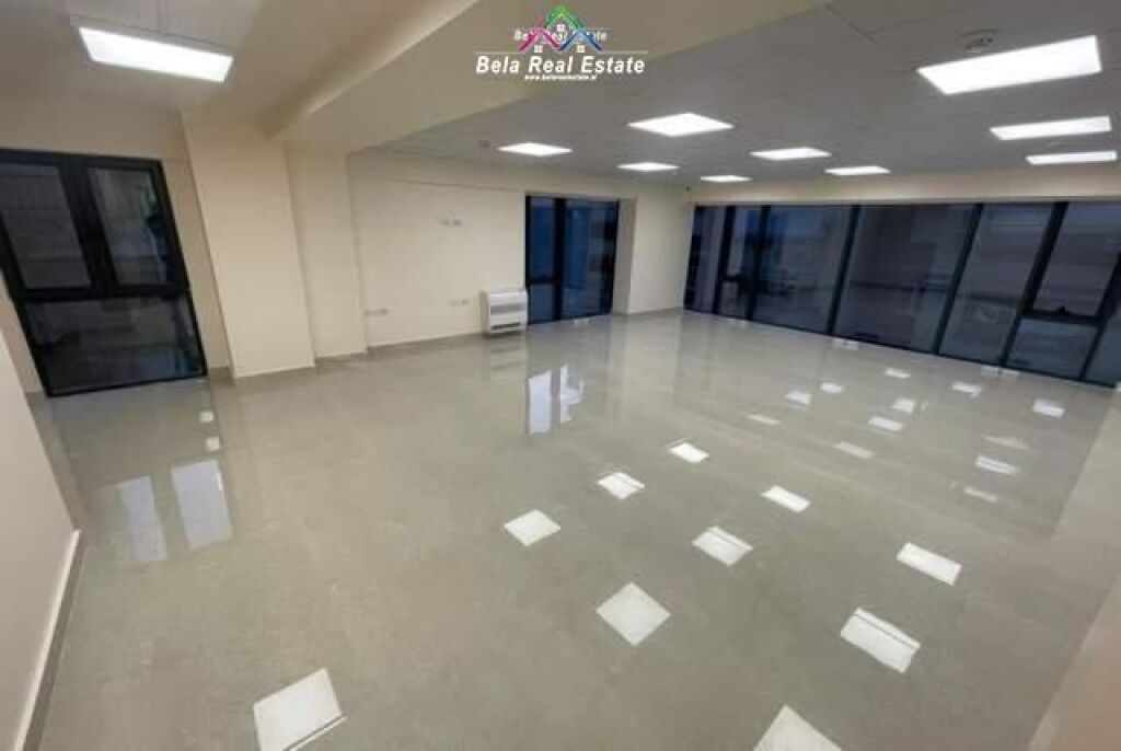 Ufficio in affitto vicino a Via Elbasanit (ID BZ2119) Tirana
