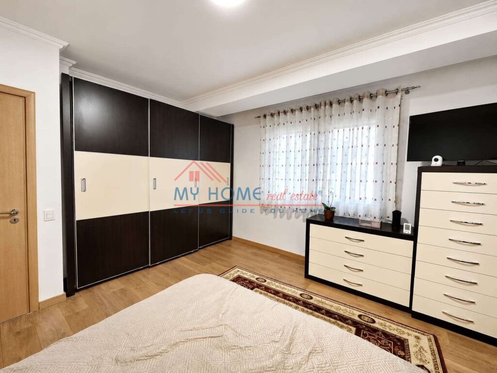 Apartament 2+1+Post Parkimi me qera tek Kopshti Botanik ne Tirane