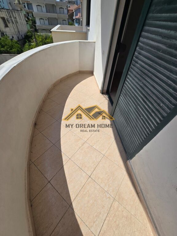 FOR SALE APARTMENT 2+1+ GARAGE IN DURRES BEACH NEAR HOTEL LUBJANA.