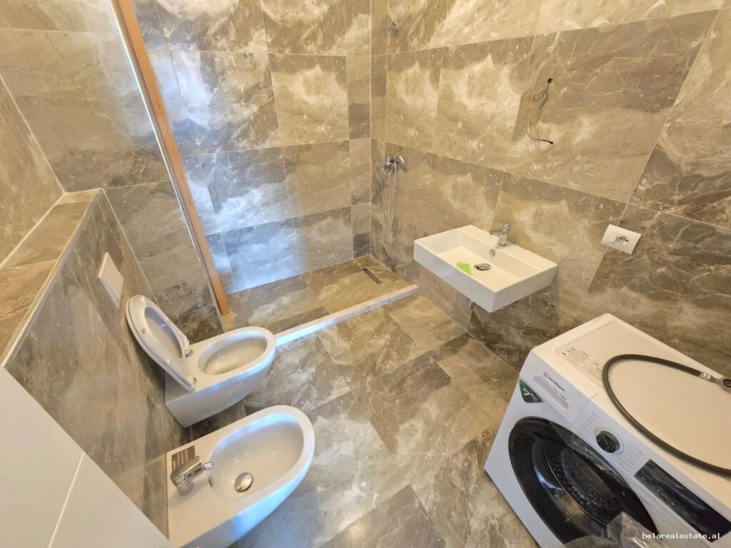 Appartamento In Affitto 2+1+2 A Porcelan (ID B2202000) Tirana.