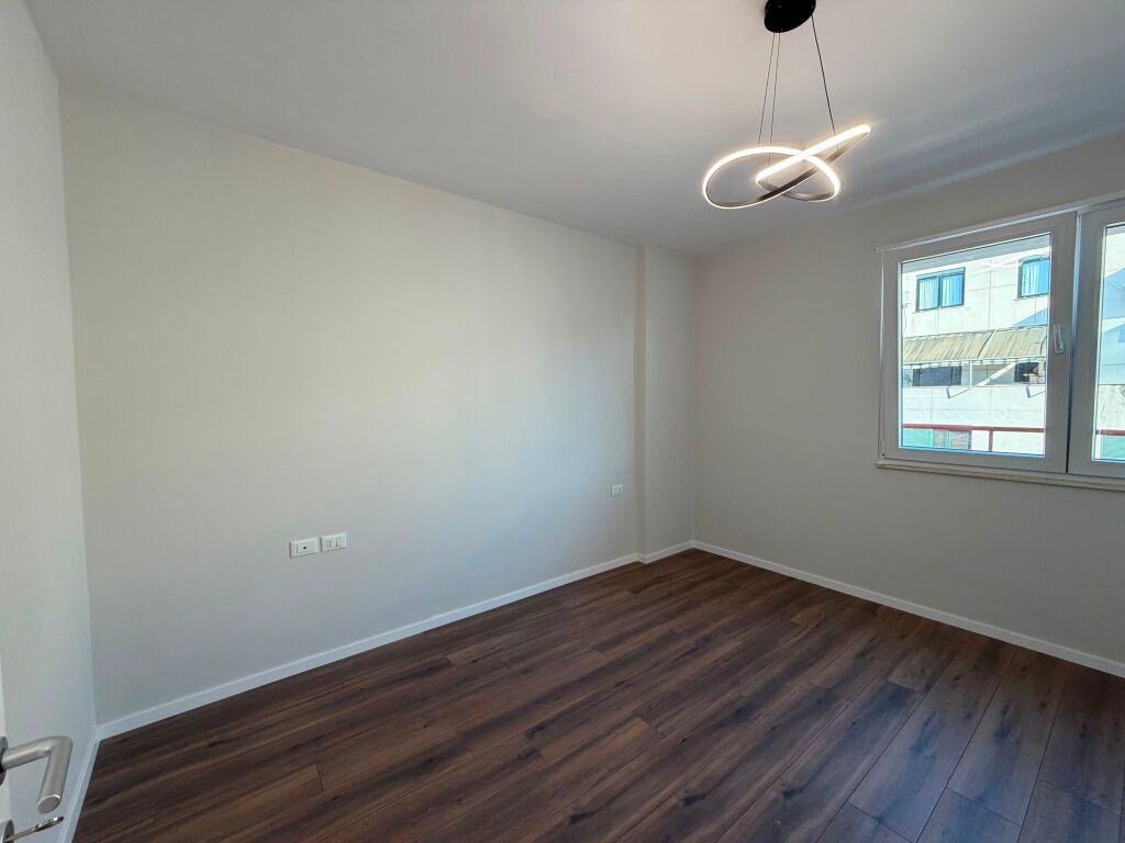 Apartament 1+1 per shitje Yzberisht !