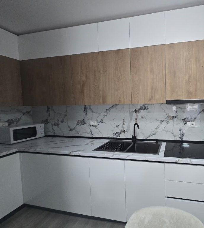 APARTAMENT ME QIRA 2+1+2T+P NE ZONEN E 5 MAJIT