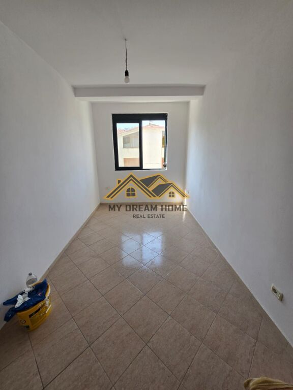FOR SALE APARTMENT 2+1+ GARAGE IN DURRES BEACH NEAR HOTEL LUBJANA.