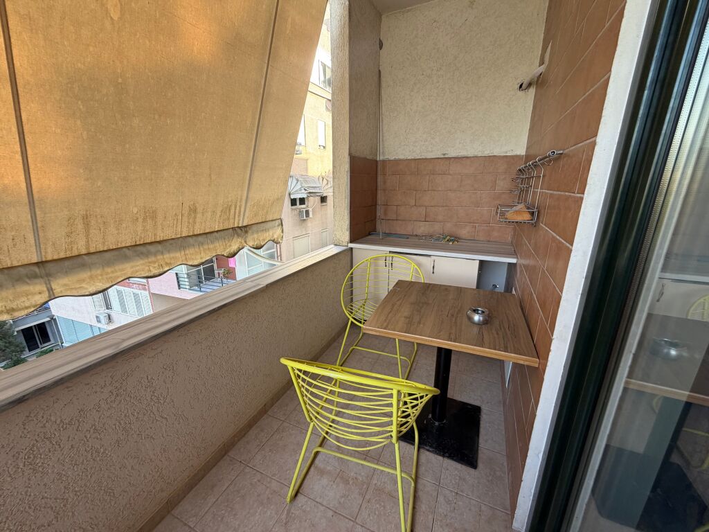 2+1, called bar liqeni i thate, 700 euro