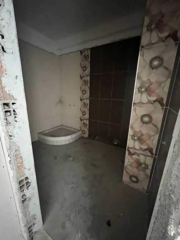 Appartamento Duplex in Vendita – Vicino al Ristorante Fresku, Tirana