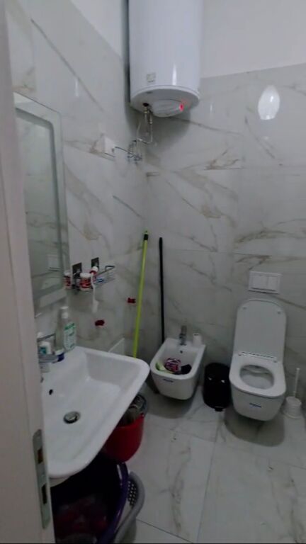 Affittiamo un appartamento 1+1 a Square 21