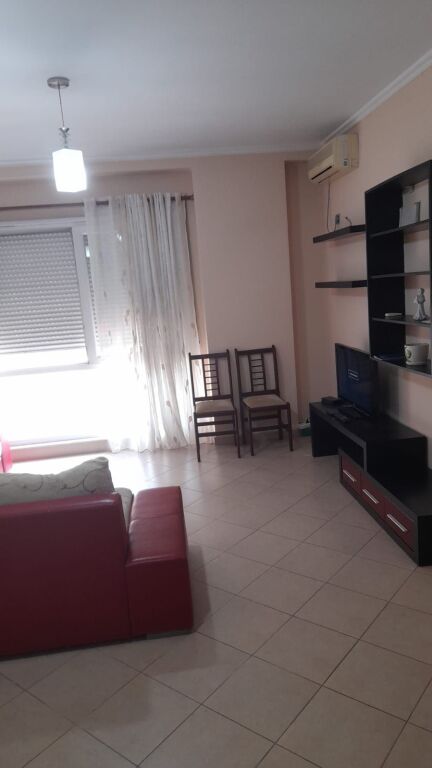 In affitto 1+1 Mercato Elettrico 550 mila leke