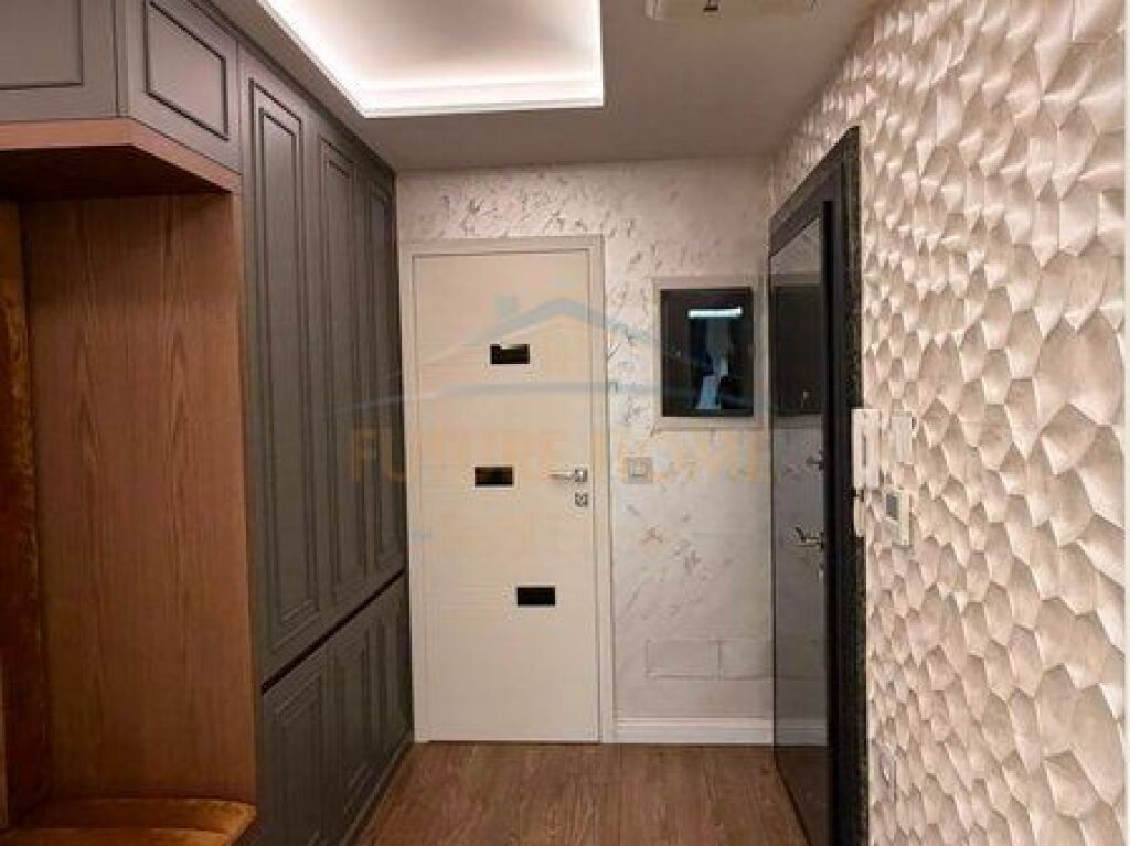 Shitet, Apartament 2+1+2, Blloku Gintash, Laprakë
