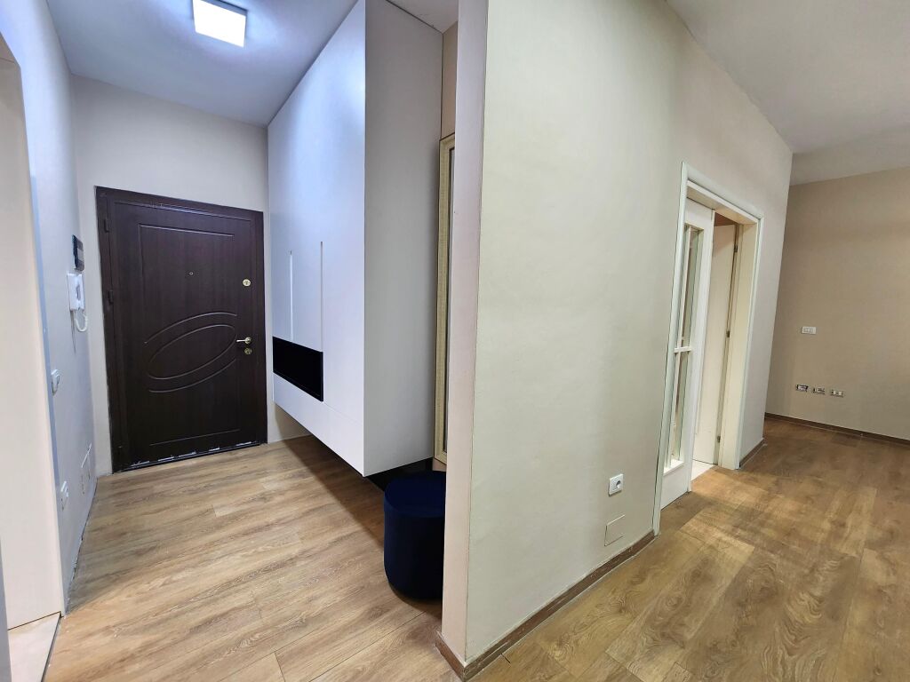 🏡 **FOR RENT: Panoramic 2+1 Apartment Overlooking Dry Lake 📍 Hamdi Garunja Street – Sauk | 105 m² | 70,000 ALL/Month**