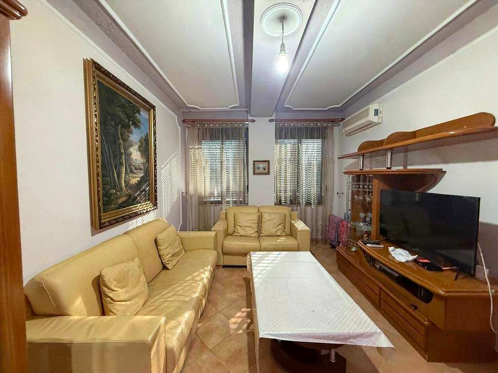 Apartament 1+1 - 21 Dhjetori mbrapa Spitalit Gjerman