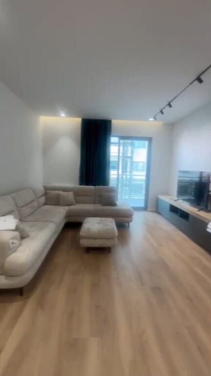 Affitto | Apartament 2 + 1 | Rruga e Kavajës | 1200 €/mese