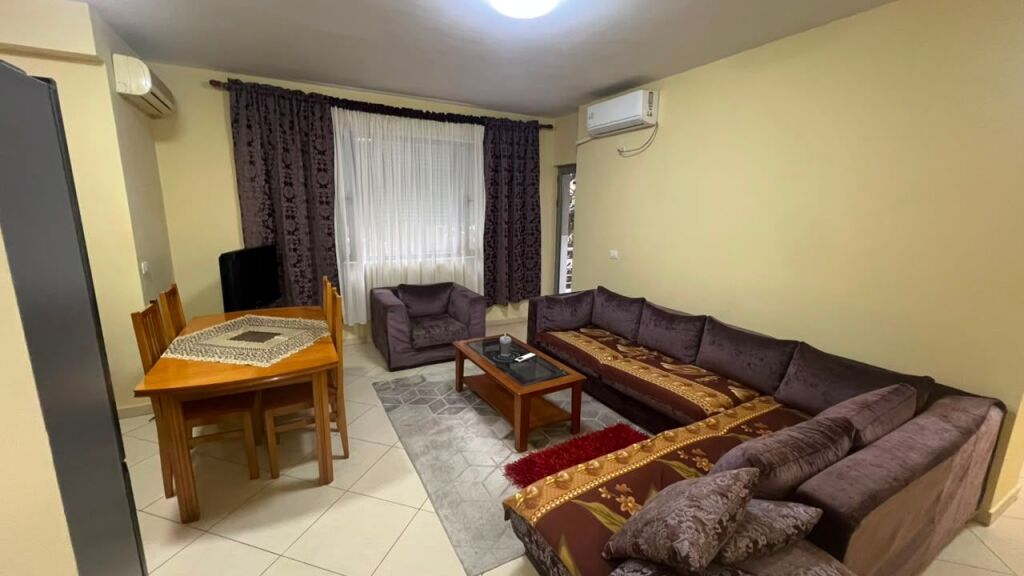 Affittasi appartamento 1+1 in affitto in Via Don Bosko, vicino a Vizion Plus, Zogu i Zi, Laprake, Via Jordan Misja.
